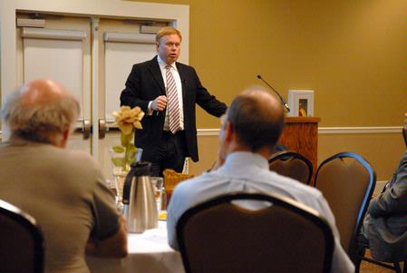 David Sevier, Ed.D., deputy executive director of the Tennessee state board of education, speaks at an American Chemical Society meeting. 