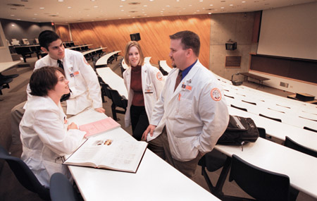 Common bond – Union graduates help each other
succeed at the University of Tennessee
Memphis Medical School. From left to right:
Catherine Scarbrough (’00), Jeff Jones (’00),
Stephanie Mabry (’01) and Brent Morris (’01).