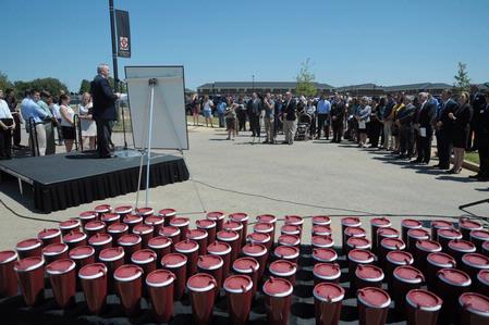 President David S. Dockery leads the dedication service for the Hope Residence Complex. 