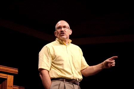 Dr. Alvin Reid, professor of evangelism and student ministry at Southern Seminary, speaks in chapel.