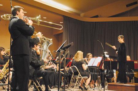 Union's Symphonic Band performs "Satchmo!" during Fall Concert as Jan Warren, instructor of symphonic band conducts.