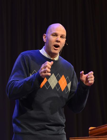 Fred Shackelford, pastor at Springhill Baptist Church in Paris, Tenn., speaks during chapel.