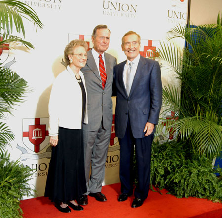 Adrian Rogers (right), pastor of Bellevue Baptist Church, and his wife Joyce pose with former President Bush prior to the Scholarship Banquet. 