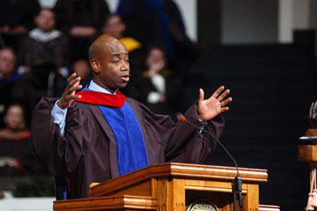 Enduring unsought and unwelcome circumstances in life – like Joseph did in Egypt – is one of the keys to success in life, Barry Black told a group of Union graduates at their commencement service Dec. 18 at West Jackson Baptist Church. 