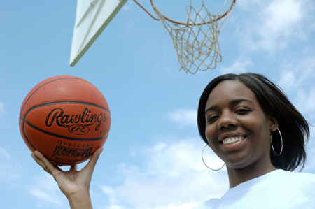 Senior Monica Elliott ran the court and the Union
offense in winning the NAIA National Tournament hustle award.