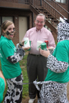 President Dockery enjoys time with LIFE Group leaders Emily Oakley & Bethany Hobbs during Freshman Move-In Day. - Photo by Kyle Kurlick