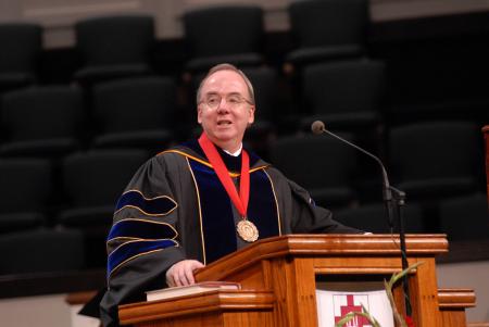 President Dockery welcomes the friends and families of the August Class of 2007.