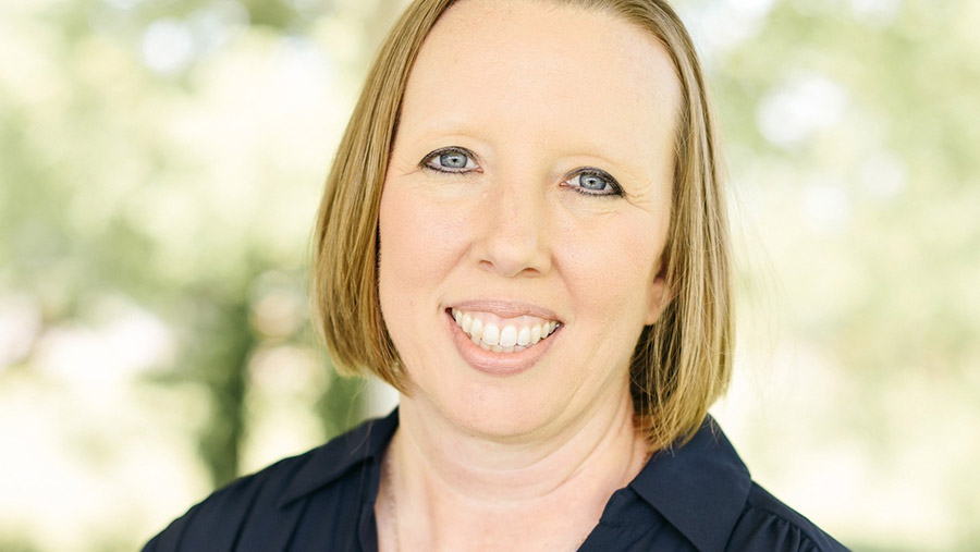 Kristin Parks ('02)