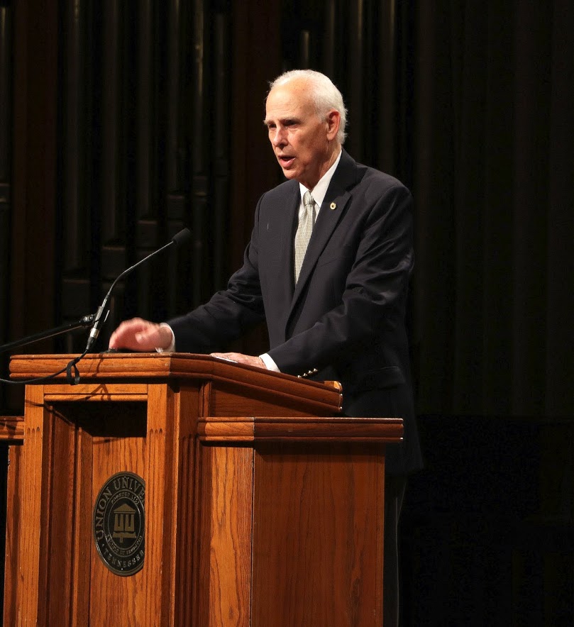 Dr. Stephen Carls introduces Professor Sean McMeekin at the Carls-Schwerdfeger History Lectureship on the evening of October 3, 2016. Photo by Elizabeth Wilson