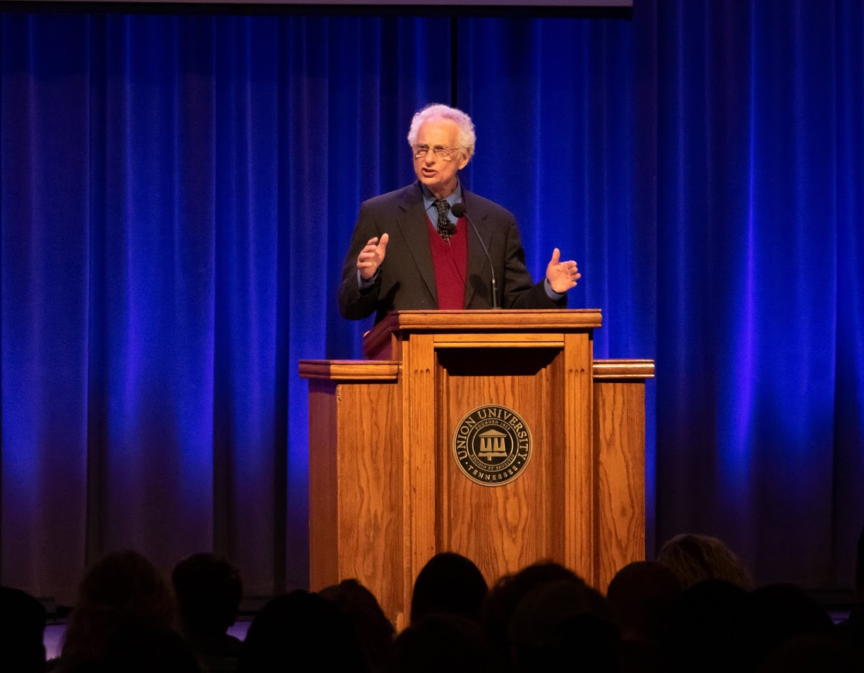 Dr. Melvyn Leffler, the 2018 Carls-Schwerdfeger History Lecturer, speaks about Ronald Reagan and the End of the Cold War on the evening of October 22. Photo by Joey Echeverria