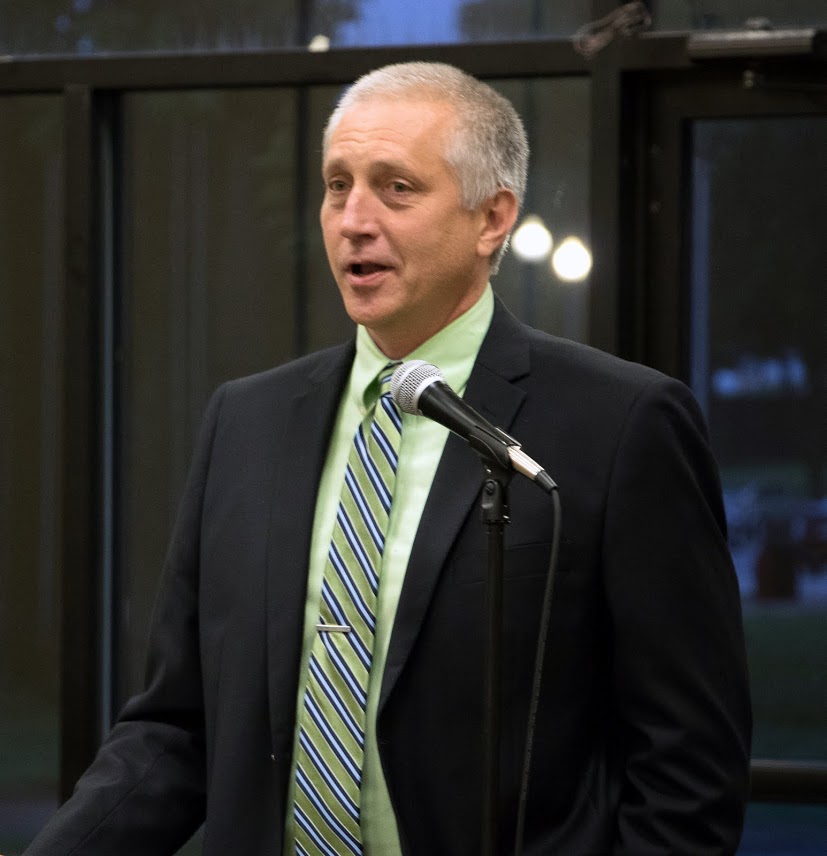 Rick Rudesill expresses gratitude to the history department for honoring him with the 2017 History Alumni Distinguished Achievement Award at the history awards banquet on May 4, 2017. Photo by Janelle Vest