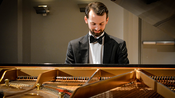 <em>Guest Piano Recital:</em> Joseph Kingma
