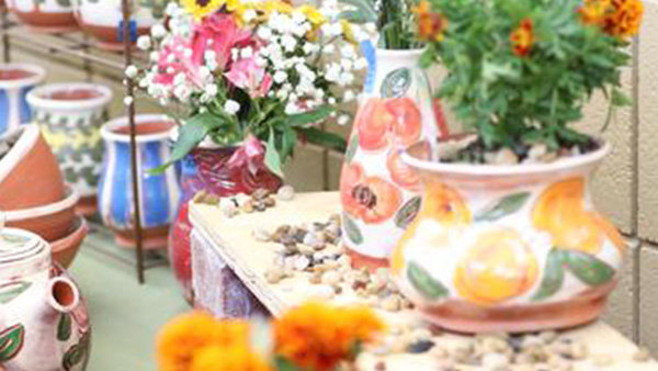 <em>Art:</em> Annual Christmas Pottery Sale