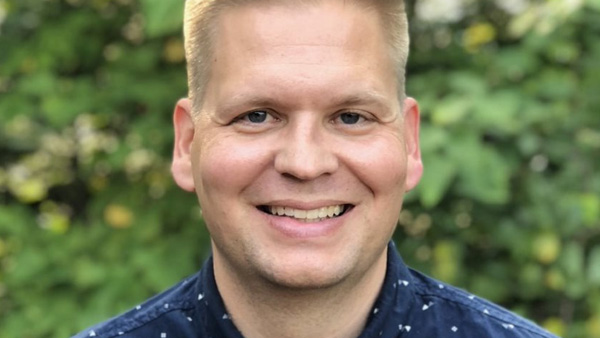 Chapel: Shawn Stutz