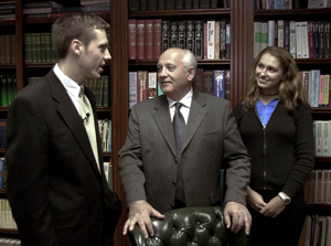 Gorbachev visits with SGA president Joshua Trent and Russian student Tatatia Nugmenova before the Scholarship Banquet.