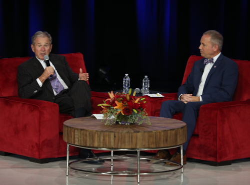 President George W. Bush is interviewed by Union President Samuel W. "Dub" Oliver at Union's Scholarship Banquet Oct. 17. (Photo by Kristi Woody)