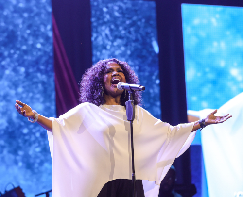 CeCe Winans