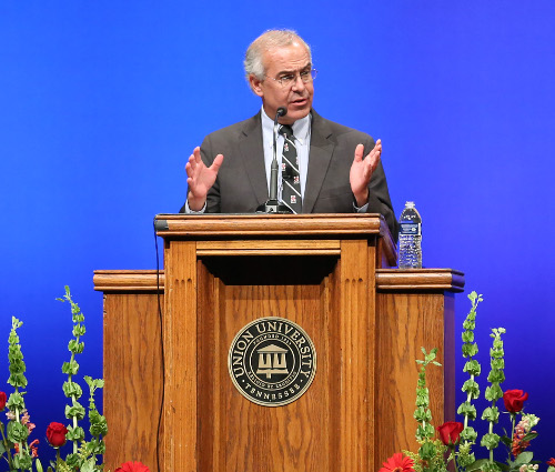 David Brooks speaks at the 18th annual scholarship banquet.