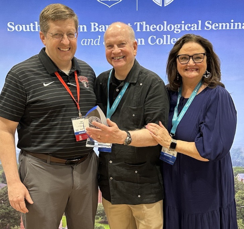 Union presents Akin with Dodd Award