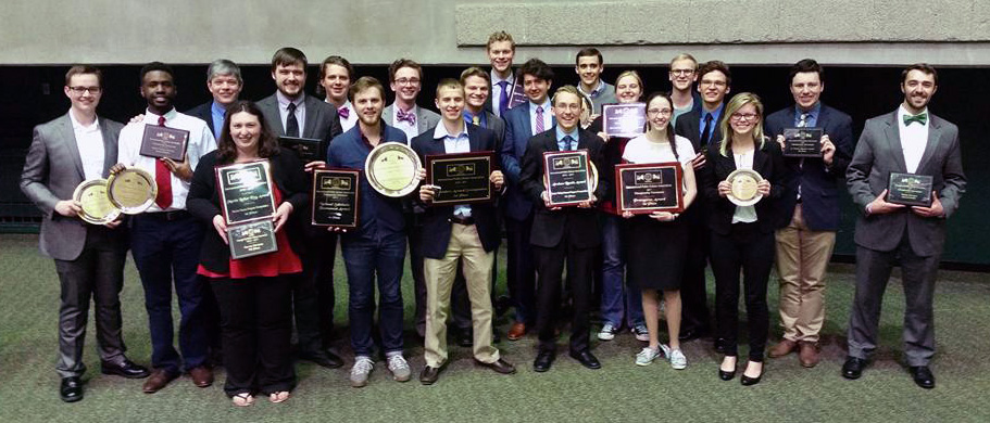 2016-17 Debate Team at tournament