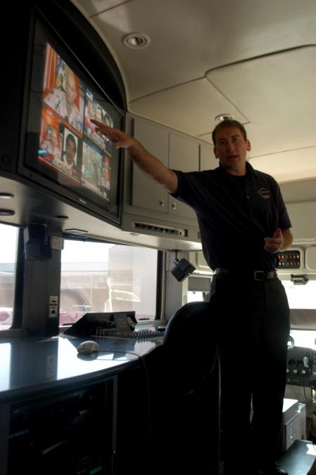 Scott Peterson from C-SPAN talks to students about how the C-SPAN Campaign Bus works to cover the 2008 presidential campaign.  - Photo by Angela Abbamonte