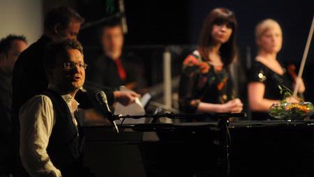 The Gettys entertain at Union's annual Faculty/Staff Dinner. - Photo by Morris Abernathy