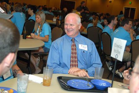 Randall Bush, professor of Christian studies and philosophy, talks with incoming freshmen who are interested in the Christian Studies department during new student orientation. - Photo by Kristi McMurry Woody