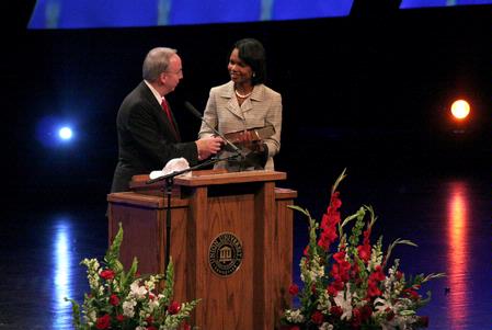 President Dockery thanks Former Secretary of State Condoleezza Rice with a Union Bible after her keynote speech at the 2009 Scholarship Banquet. - Photo by Kristi McMurry Woody