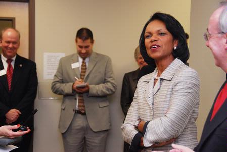 Former U.S. Secretary of State Condoleezza Rice converses with Union students before she speaks at the 2009 Scholarship Banquet. - Photo by Abby Ott
