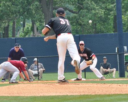 Kevin Kirksey (9), Derek Copley (31). - Photo by Steven Aldridge