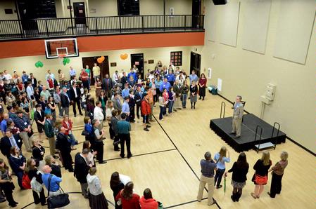 Robbie Graves, assistant vice president for undergraduate admissions, welcomes perspective students during Scholars Weekend and explains the weekend's events. - Photo by Deanna Santangelo