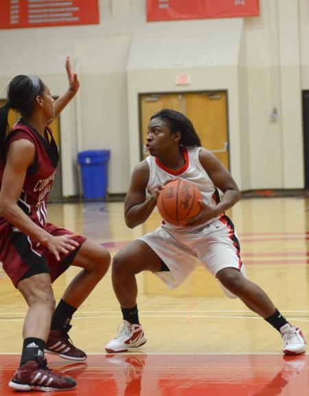 Photo by Jacob Moore
Lady Bulldog Lavanda Ross looks for a pass during a home game Feb. 13 against Cumberland University. - Photo by Jacob Moore