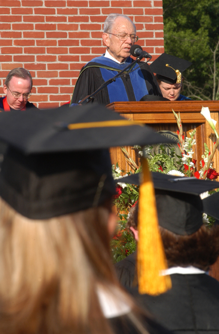T. W. Hunt, a professor emeritus at Southwestern Baptist Theological Seminary, gave the invocation. Hunt’s grandson Paul Monroe graduated with a major in marketing. - Photo by Kristen Nicole Sayres