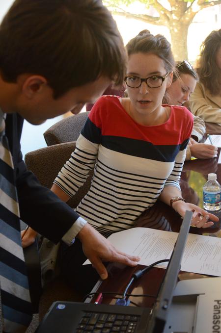 The Vocatio Center's Walk-In Wednesday assists students in writing a professional resume to prepare them for their post-graduation job search. - Photo by Amanda Rohde