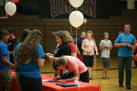 New students check in with Residence Life and get their keys during move-in day. - Photo by Kristi McMurry Woody