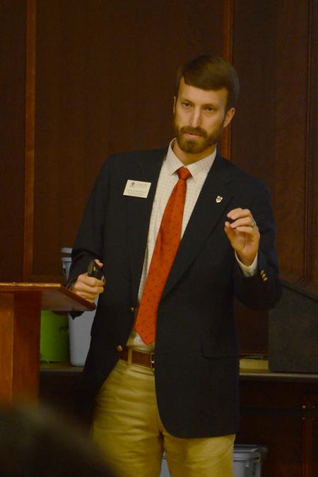 Ben Burleson, programming coordinator for the Vocatio Center for Life Calling and Career, speaks to freshmen and sophomores about strategies for success at the Vocatio Center's Momentum seminar. - Photo by Emily Stookey