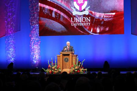 Bob Agee, vice president for institutional advancement, welcomes guests and introduces president Dub Oliver to the stage during the 18th annual Scholarship Banquet. - Photo by Sol Bee Park