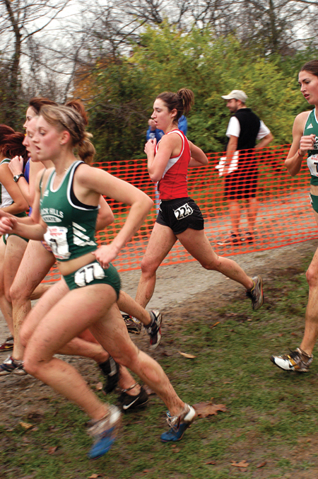 Senior Jannelle Campbell, elementary education major, pushes ahead of the pack of her competing runners. Campbell had the best finish of any of her fellow Bulldog runners. - Photo by Kristen Nicole Sayres