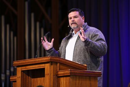 Landon Dowden, lead pastor of The Church at Trace Crossing in
Tupelo, Mississippi, speaks in chapel. - Photo by Kristi McMurry Woody