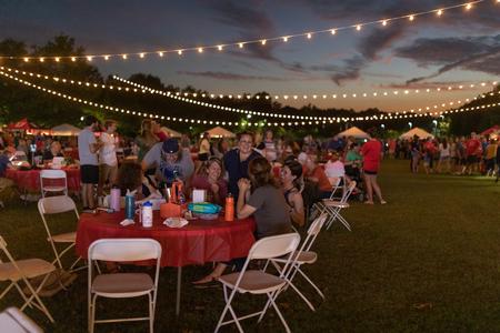 Guests enjoy Union Night during Family Weekend. - Photo by Kristi McMurry Woody