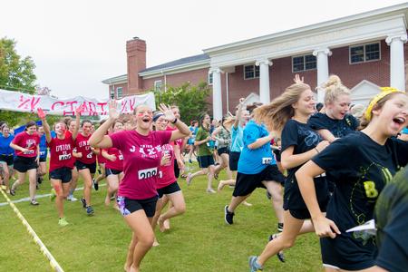 Students compete in the Residence Life 1/2K. - Photo by Nikki Grim