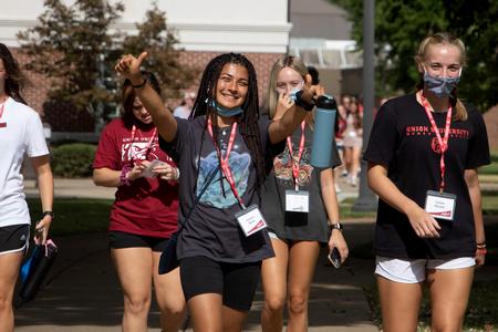 New students head off to their Welcome Week groups meetings. - Photo by Joey Echeverria