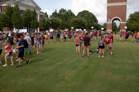 New students find their Welcome Week leaders on the Great Lawn before heading off to their first meetings.  - Photo by Joey Echeverria
