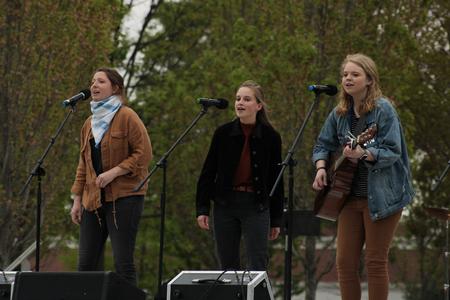 Students perform during SAC's Rock the Block. - Photo by Abigail Aspinwall