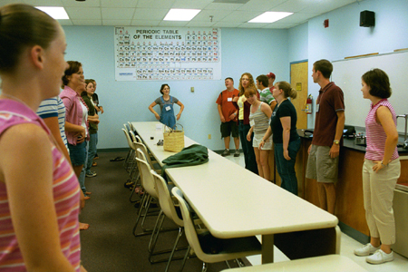 FOCUS Leader Valerie Burnett leads her group in an ice-breaking exercise during New Student Orientation 2002. - Photo by Amanda Smith