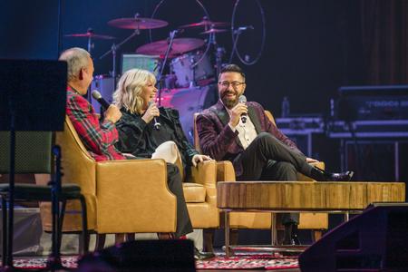 Award-winning musicians, Natalie Grant and Danny Gokey, chat with President Oliver, during Union's 24th annual Scholarship Banquet. - Photo by Kristi McMurry Woody