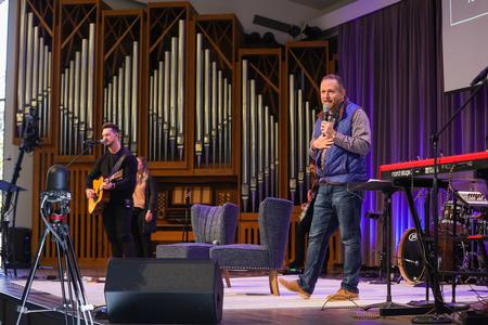 Union alumni Jeff ('89) and Brett Perkins ('12) led the audience in worship during the bicentennial Founders Day service. - Photo by Suzanne Rhodes