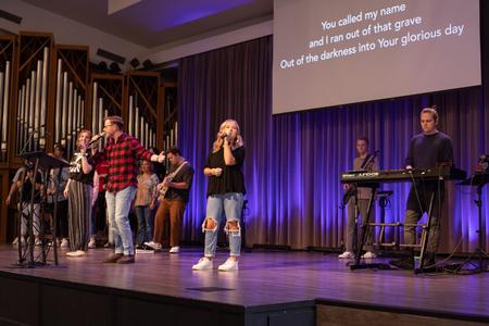 Praise and worship during the Family Weekend chapel service. - Photo by Lindsey Atwood