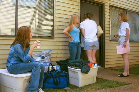 Freshman ladies prepare to become roommates during Freshman Move-In. - Photo by Amanda Smith