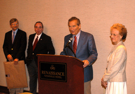 Adrian Rogers, pastor emeritus of Bellevue Baptist Church in Memphis, Tenn., speaks at the dessert reception after being presented with the university's M.E. Dodd Award. - Photo by Morris Abernathy